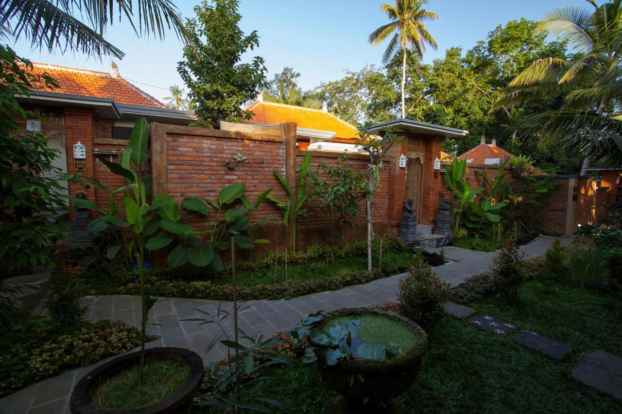 Ubud Suarga Private Pool Villa Exterior photo