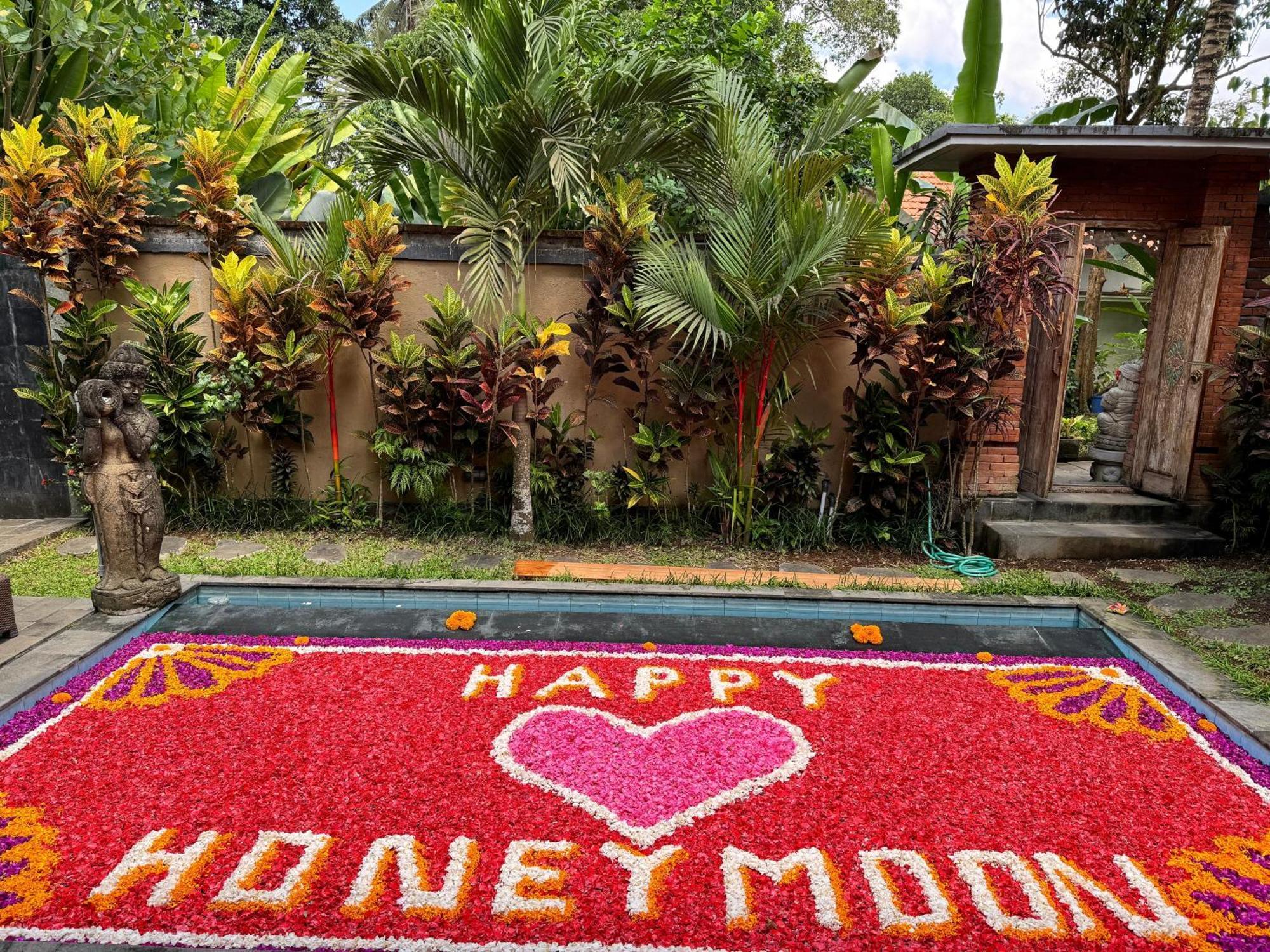 Ubud Suarga Private Pool Villa Exterior photo